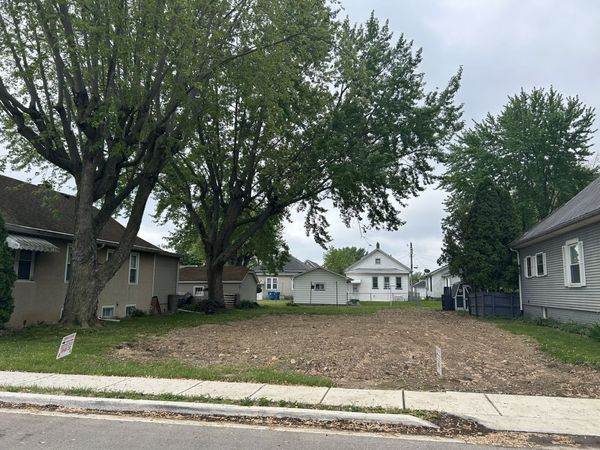 616 12th Street, Peru, IL 61354