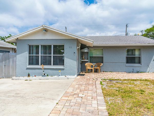 513 El Vedado, West Palm Beach, FL 33405