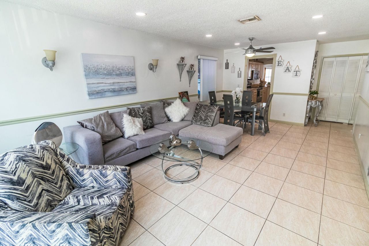 513 El Vedado, West Palm Beach, FL 33405 Photo