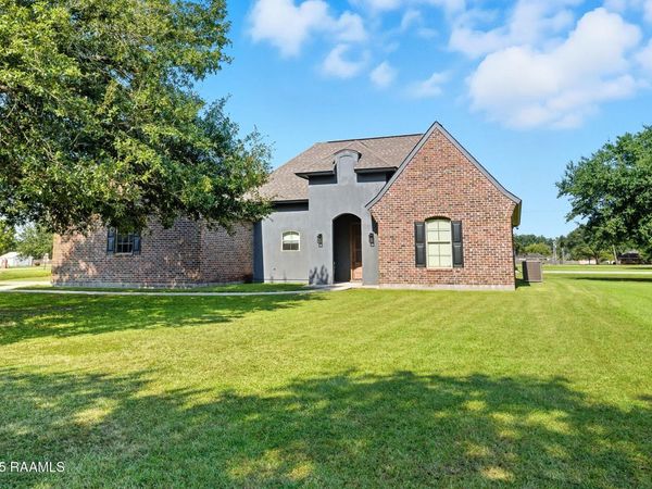 1007 Stephanie Dr Exd, Breaux Bridge, LA 70517