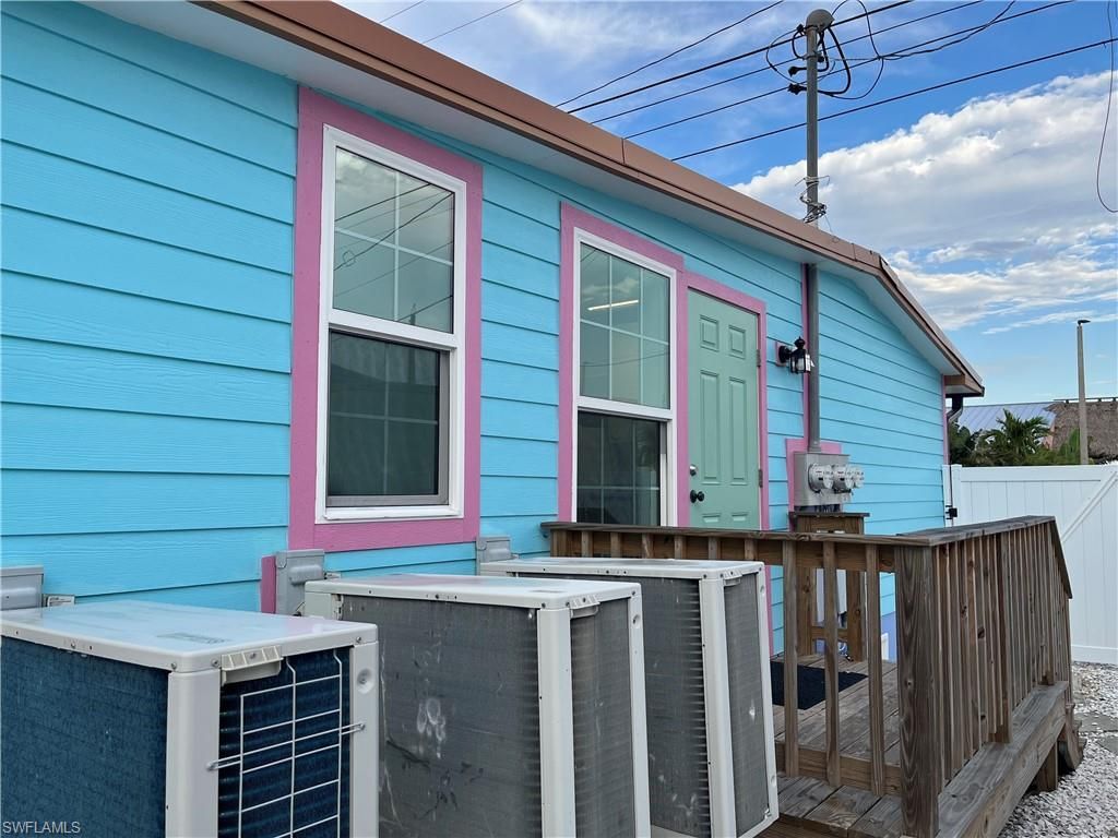 4874 Pine Island Rd Nw, Matlacha, FL 33993 Photo