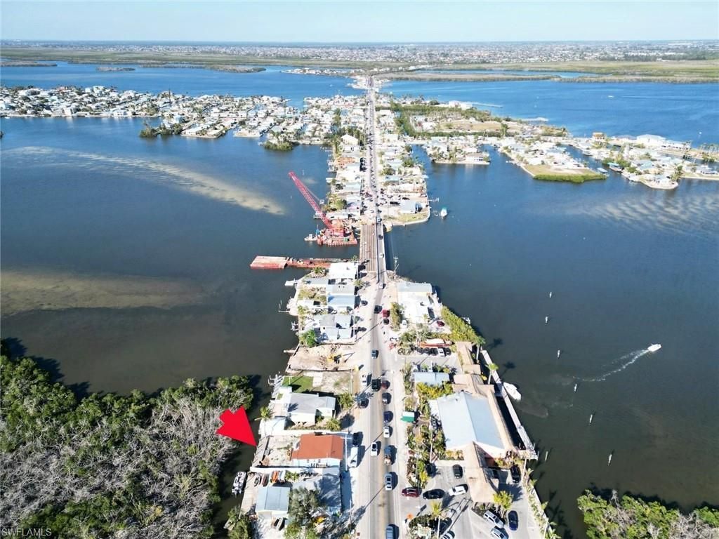 4874 Pine Island Rd Nw, Matlacha, FL 33993 Photo