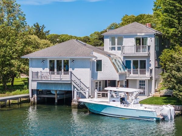 818 South Main Street, Barnstable, MA 02632