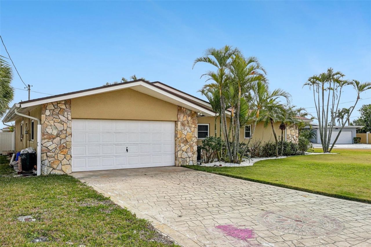 5815 Bali Way S, Saint Pete Beach, FL 33706 Photo