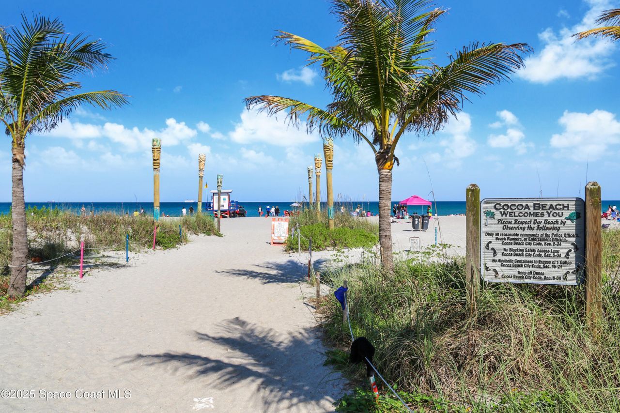 327 Wilson Avenue, Cocoa Beach, FL 32931 Photo