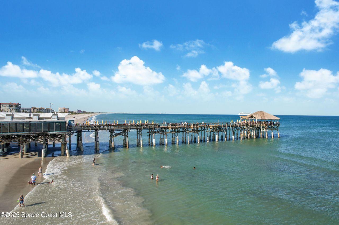 327 Wilson Avenue, Cocoa Beach, FL 32931 Photo