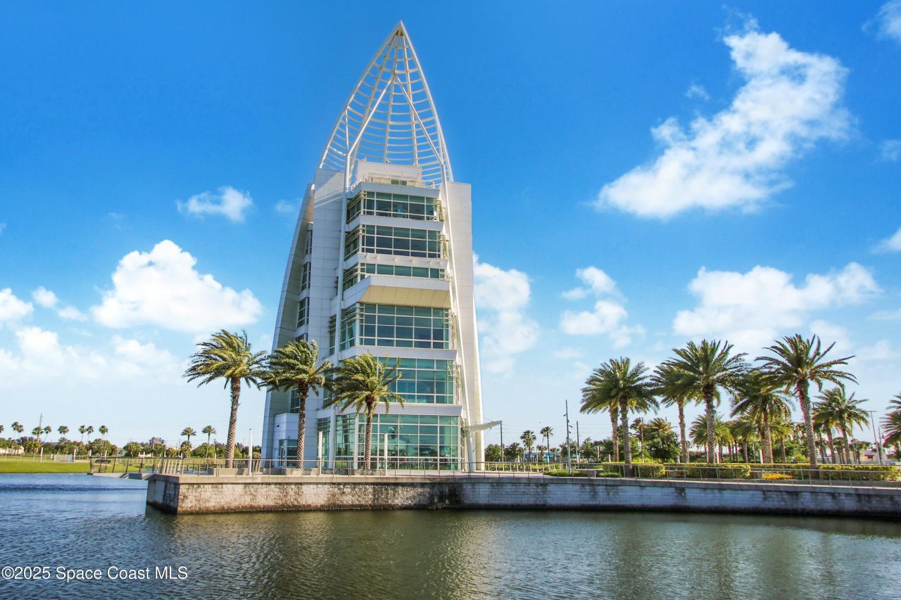 327 Wilson Avenue, Cocoa Beach, FL 32931 Photo