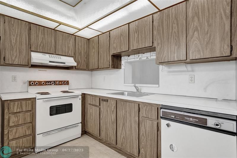 131 SE 3rd Ave, Unit 304, Dania Beach, FL 33004 Photo