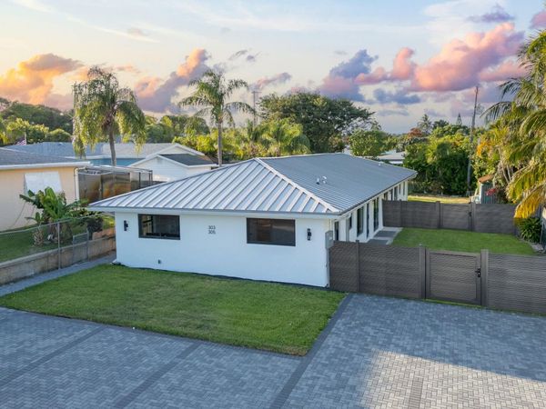 303/305 De Carie Street, Delray Beach, FL 33444