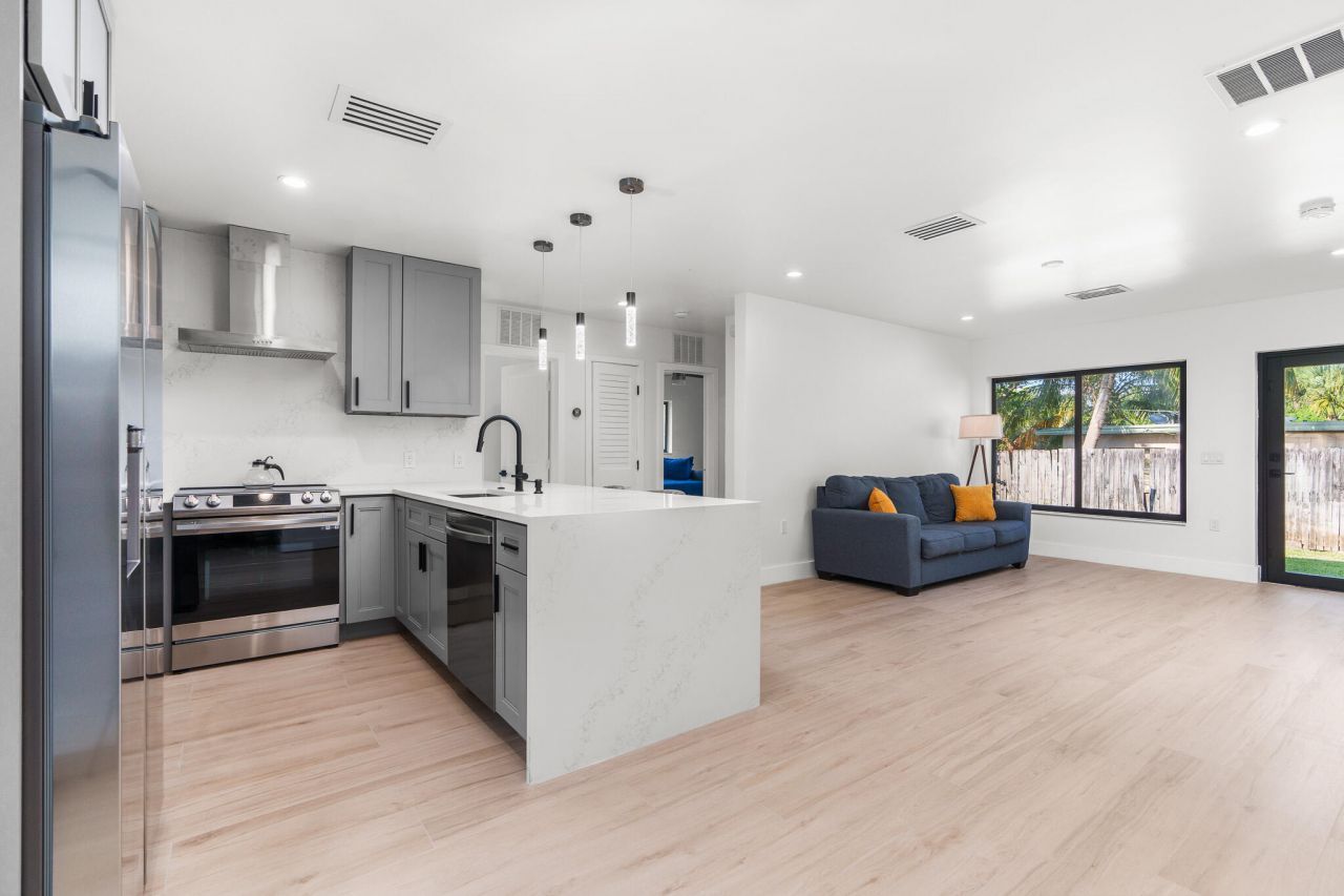 303/305 De Carie Street, Delray Beach, FL 33444 Photo