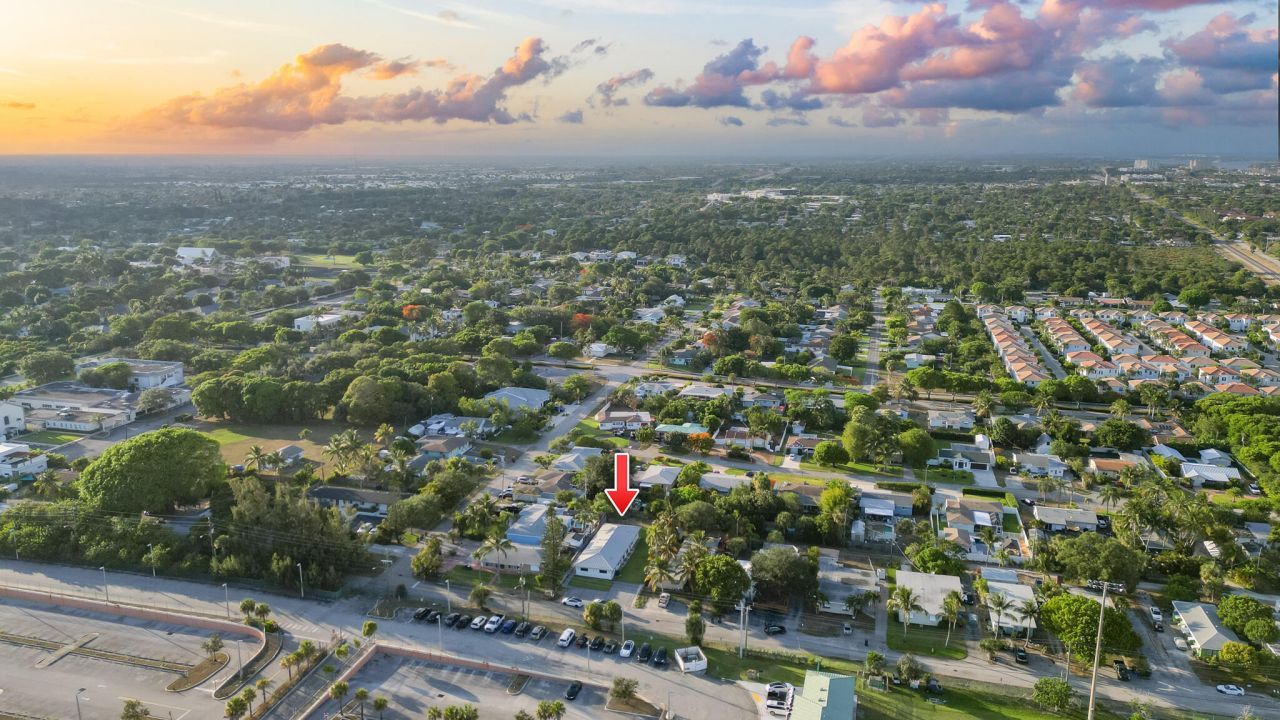 303/305 De Carie Street, Delray Beach, FL 33444 Photo