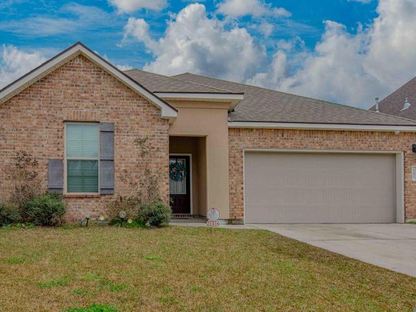 21416 Field Glen Dr, Zachary, LA 70791