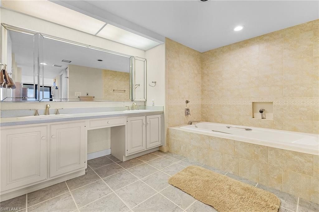 5260 S Landings Dr, Unit 1603, Fort Myers, FL 33919 Photo