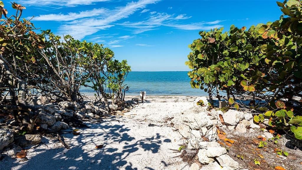 11 Sunset Drive, Unit 303, Sarasota, FL 34236 Photo