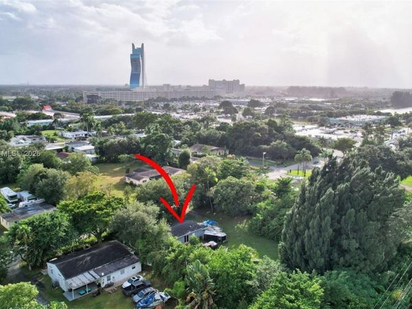 4381 SW 51st St, Dania Beach, FL 33314