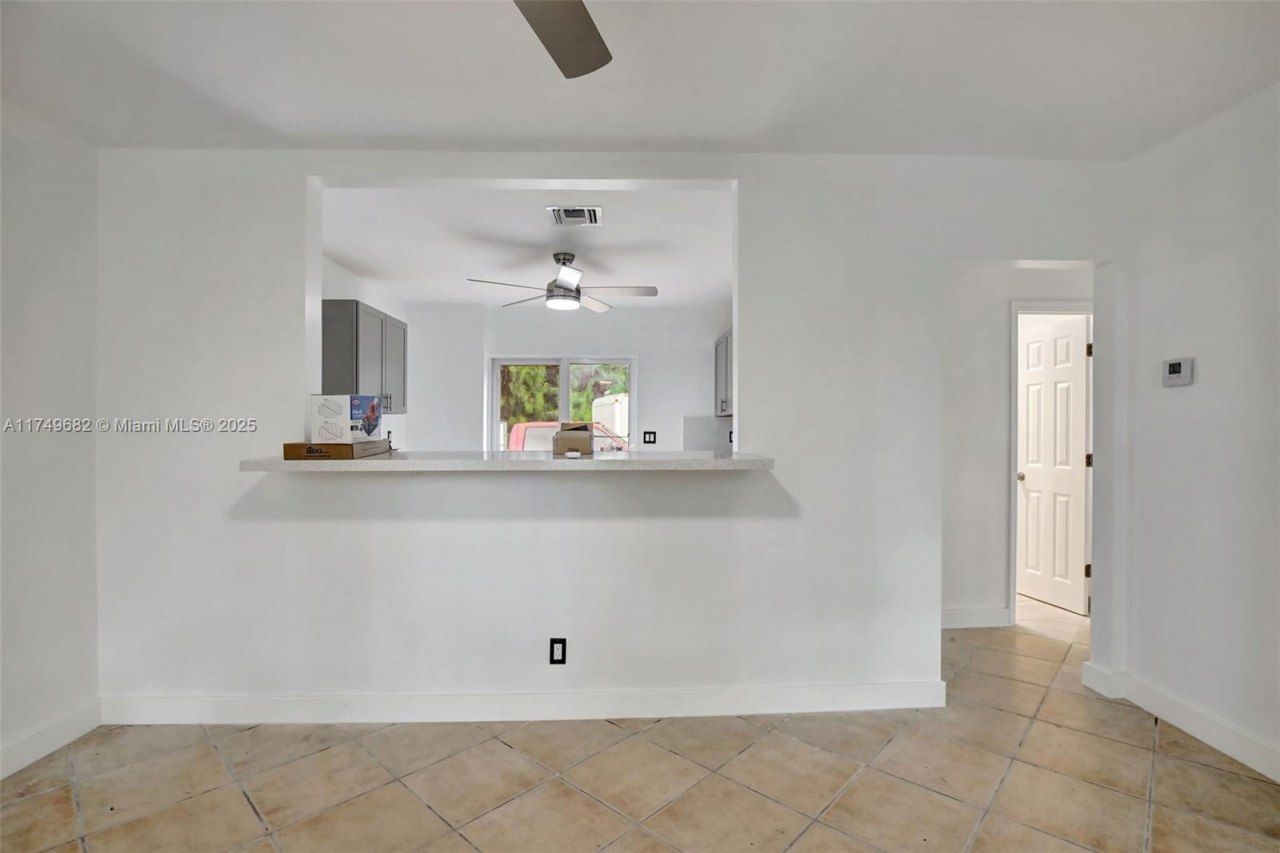 4381 SW 51st St, Dania Beach, FL 33314 Photo