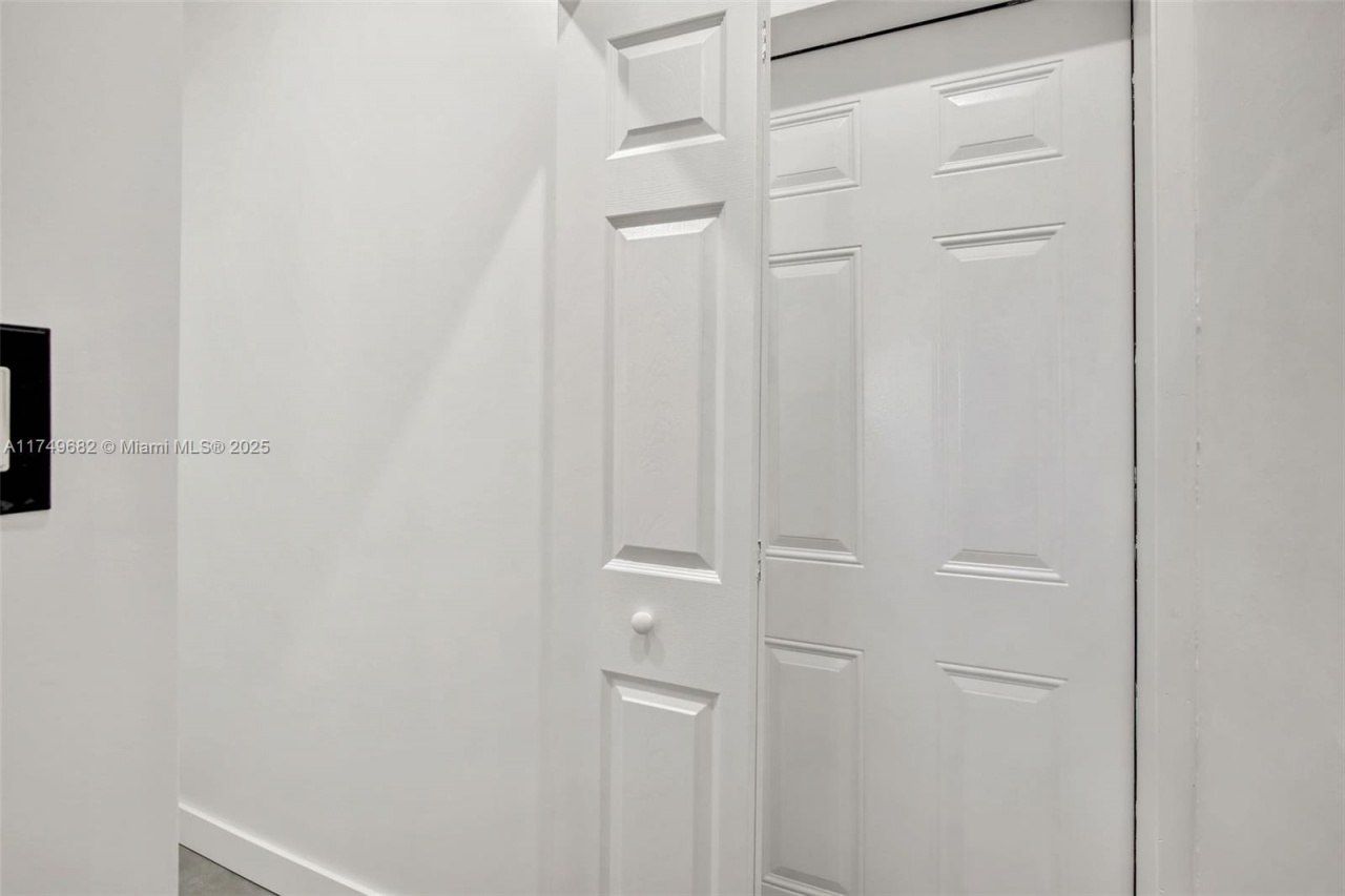 4381 SW 51st St, Dania Beach, FL 33314 Photo