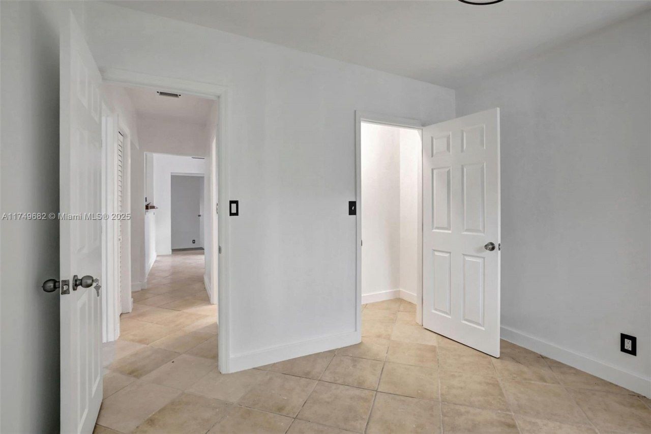 4381 SW 51st St, Dania Beach, FL 33314 Photo