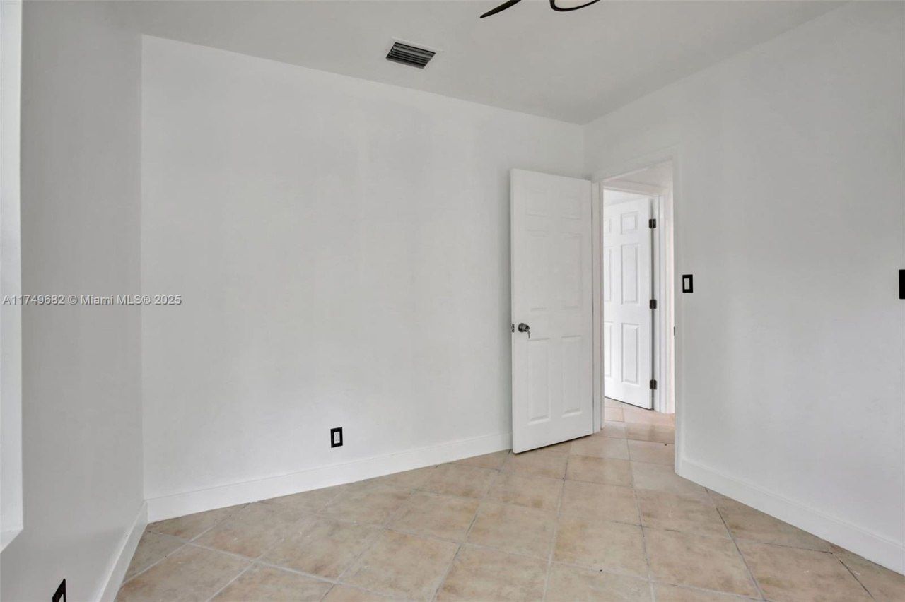 4381 SW 51st St, Dania Beach, FL 33314 Photo