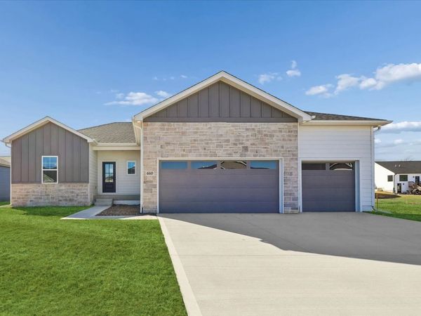 610 NW Concord Lane, Waukee, IA 50263