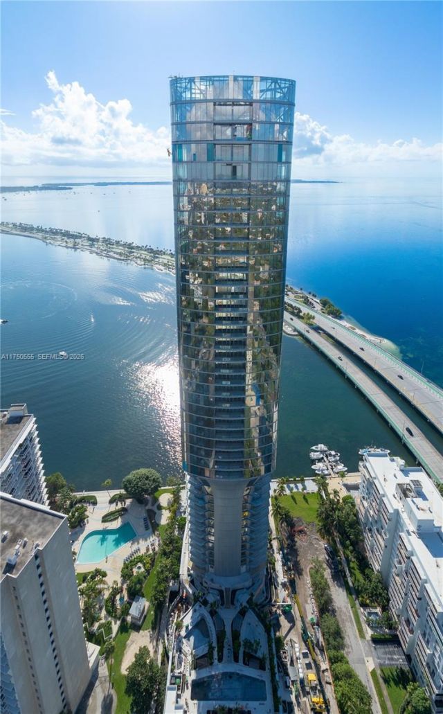 175 SE 25 Rd, Unit 3902, Miami, FL 33129 Photo