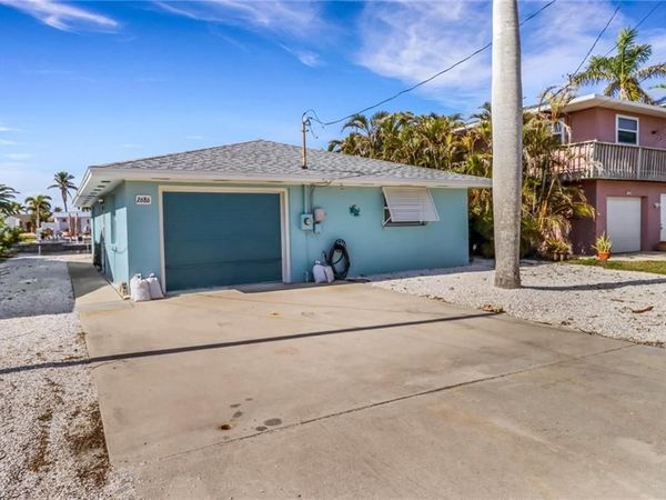 2686 Clyde ST, MATLACHA, FL 33993