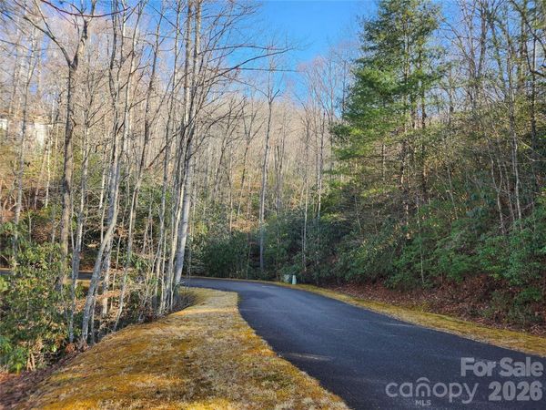 610 Aberdeen Lane, Pisgah Forest, NC 28768