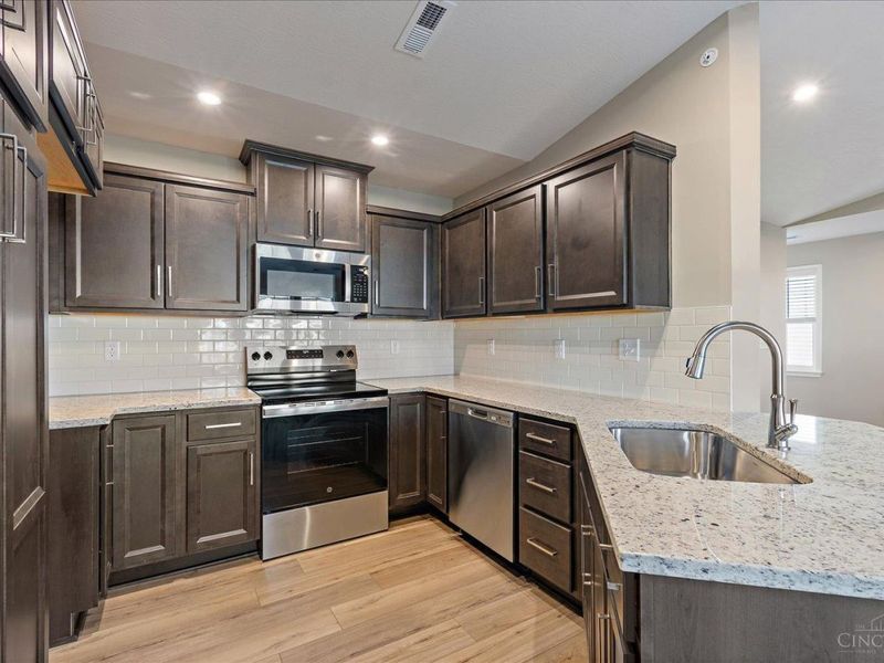 441 Bethpage Way, Unit 7-305, Turtle Creek Twp, OH 45036 Photo 2