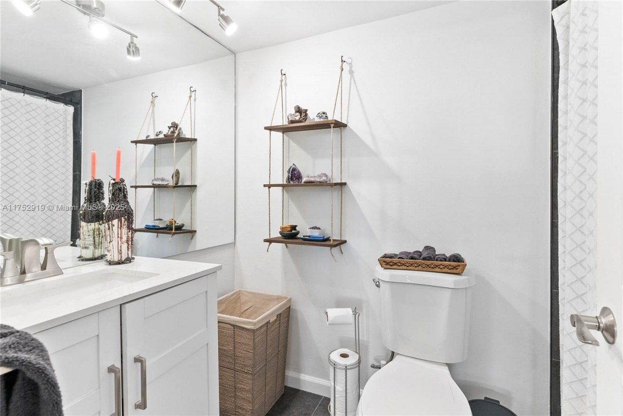 6770 Indian Creek Dr, Unit 5K, Miami Beach, FL 33141 Photo