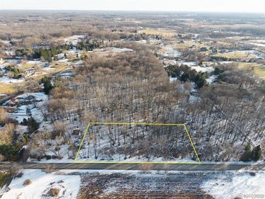 000 Roberts, Iosco Twp, MI 48137