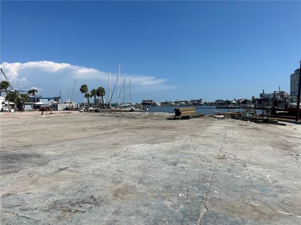 1100 Main St, Fort Myers Beach, FL 33931 Photo