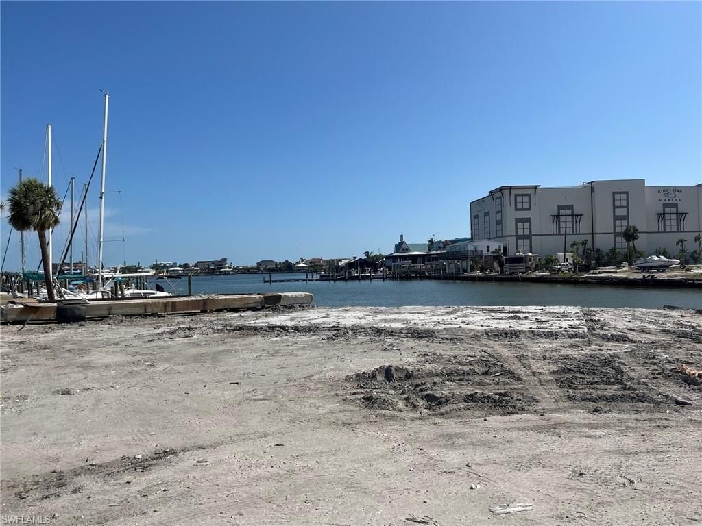 1100 Main St, Fort Myers Beach, FL 33931 Photo