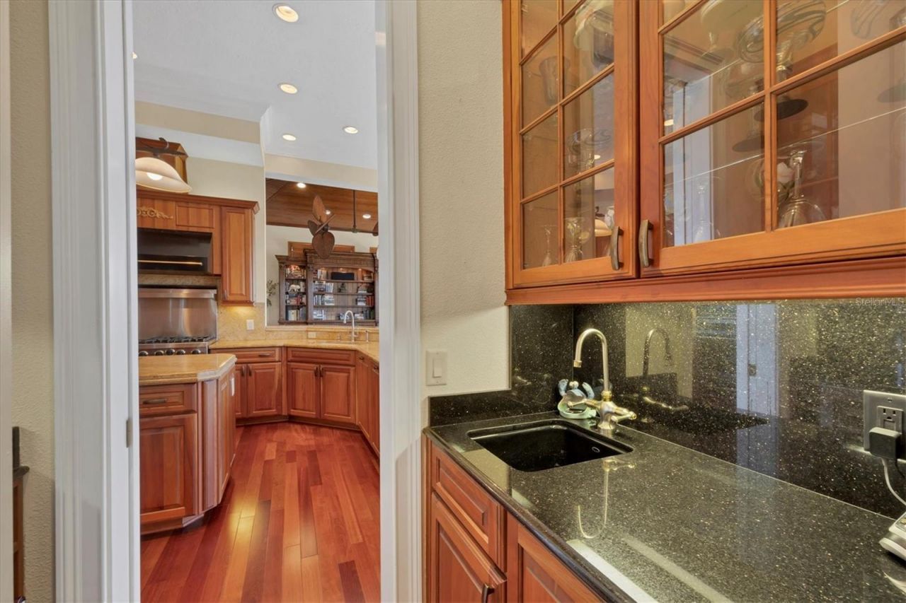 1137 N Lake Shore Drive, Sarasota, FL 34231 Photo