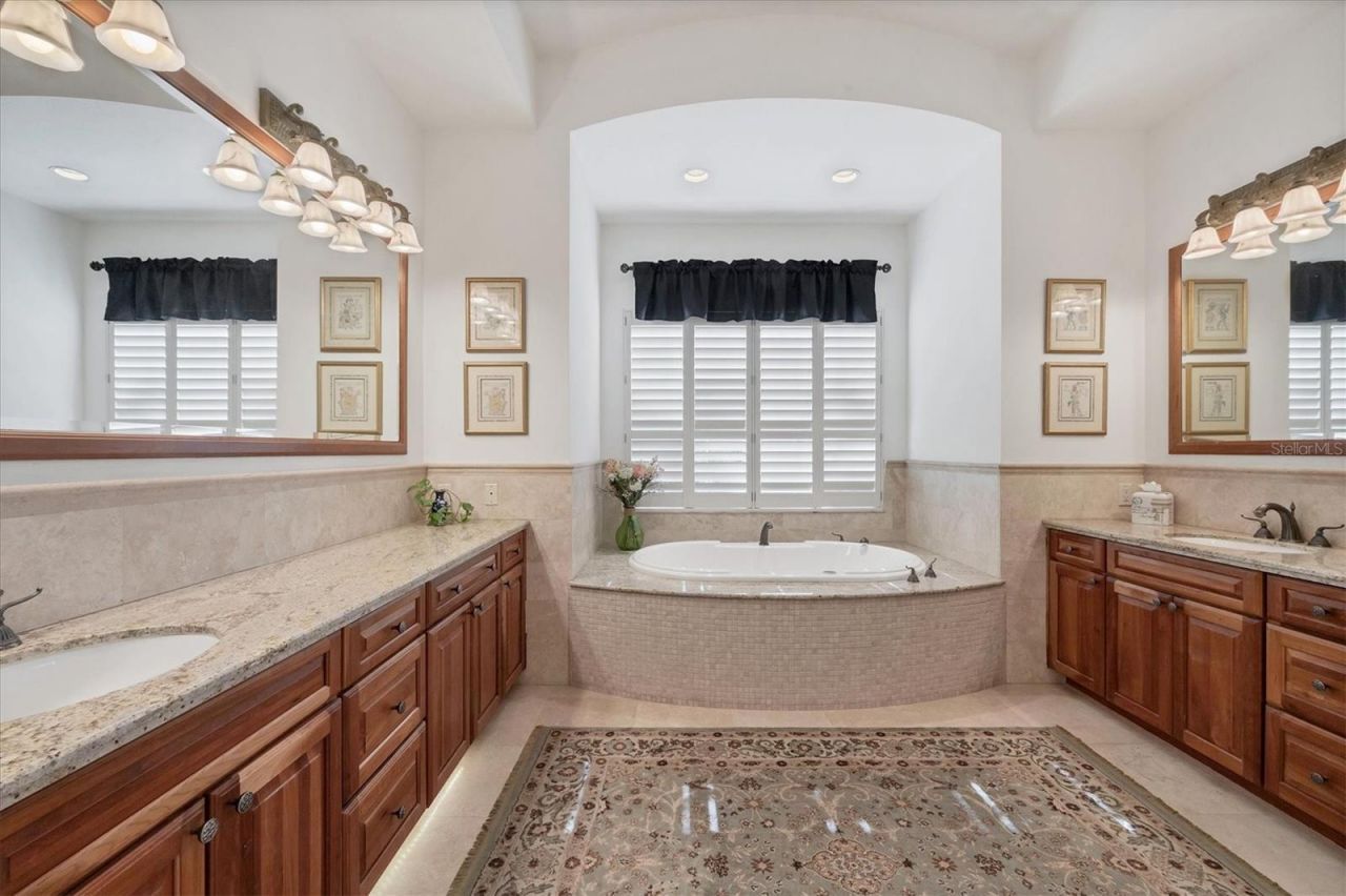 1137 N Lake Shore Drive, Sarasota, FL 34231 Photo