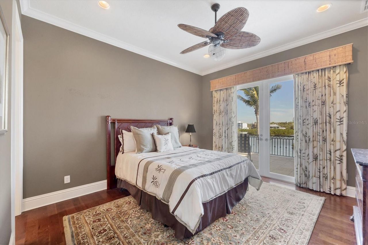 1137 N Lake Shore Drive, Sarasota, FL 34231 Photo