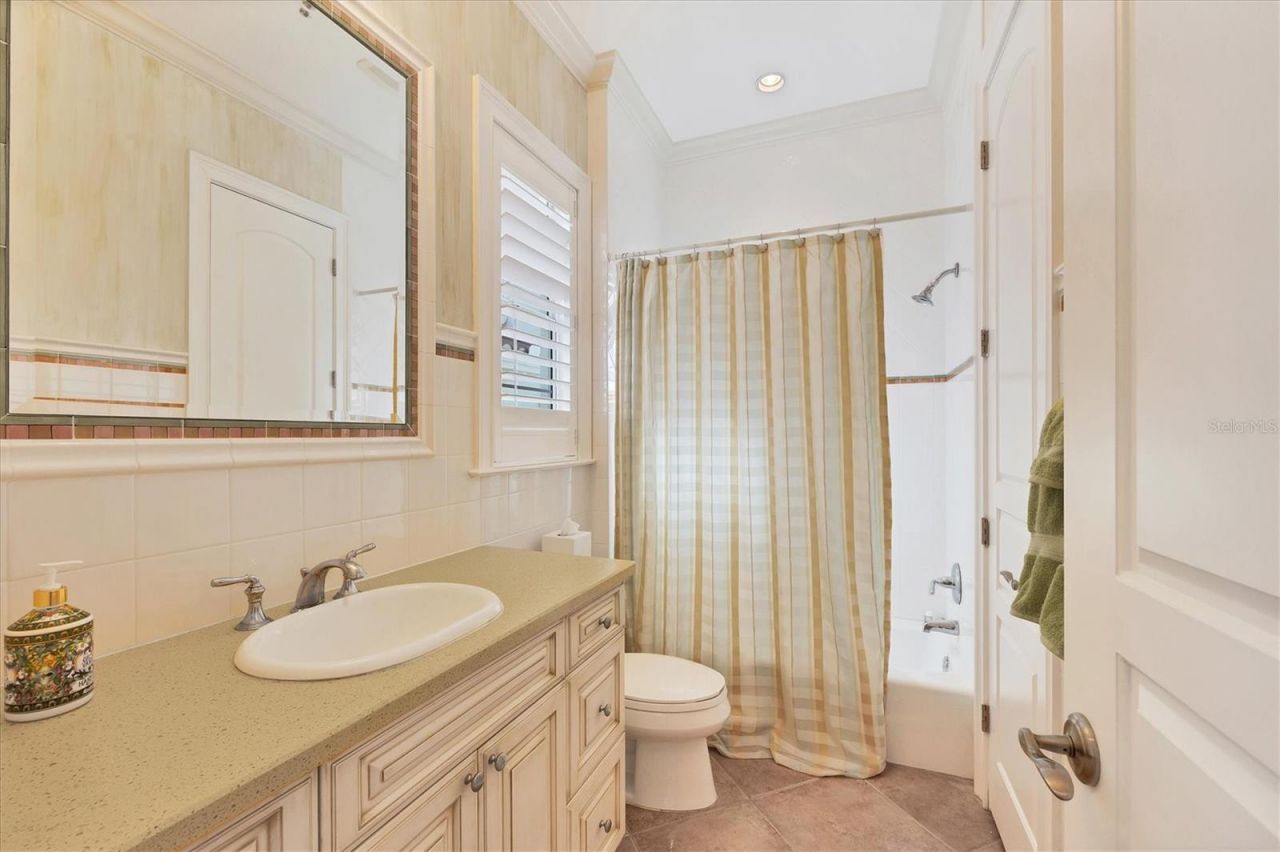 1137 N Lake Shore Drive, Sarasota, FL 34231 Photo