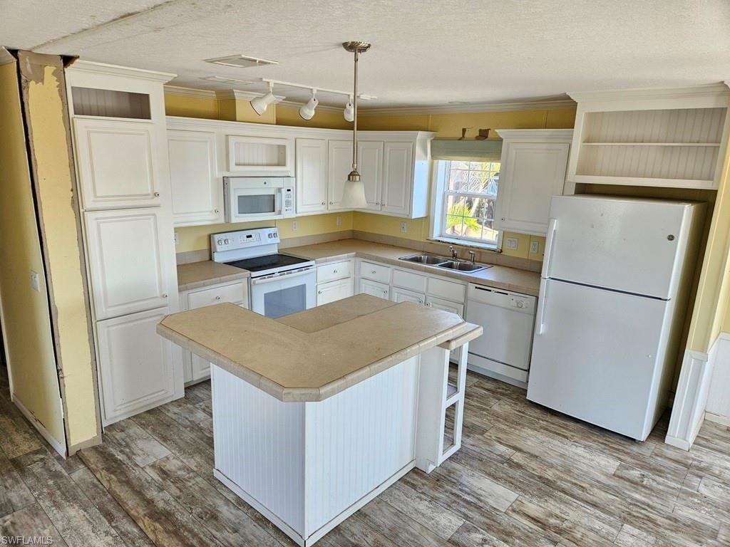 3763 Dewberry Ln, Saint James City, FL 33956 Photo