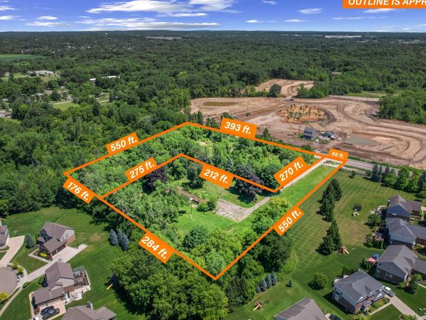 27487 Pontiac Trail, South Lyon, MI 48178