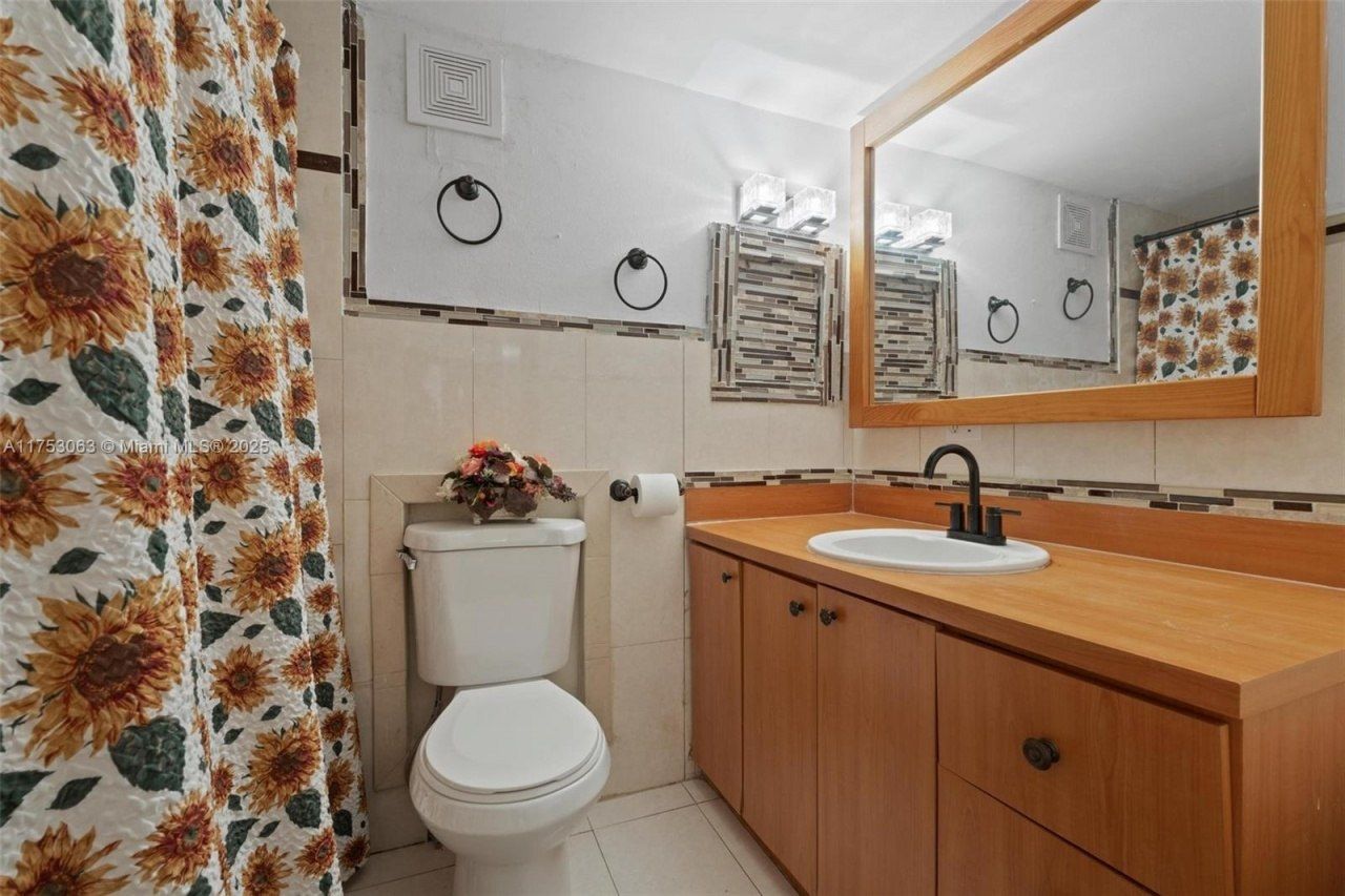 4801 NW 7th St, Unit 109-16, Miami, FL 33126 Photo