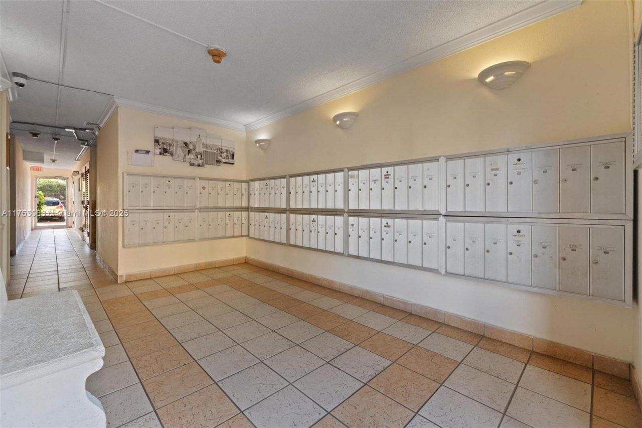 4801 NW 7th St, Unit 109-16, Miami, FL 33126 Photo