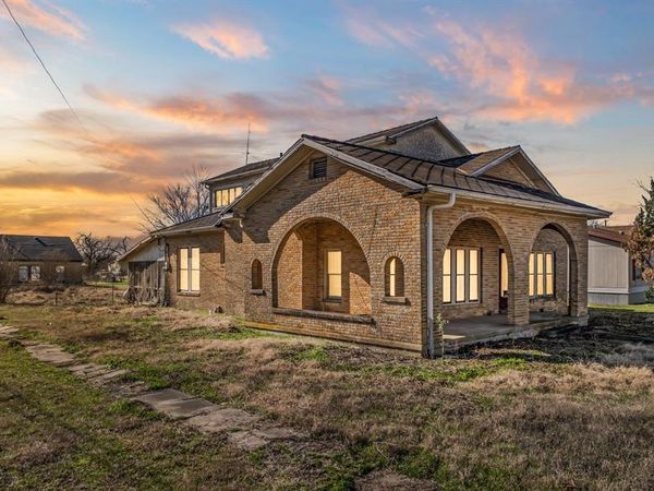 306 E Adams Street, Itasca, TX 76055