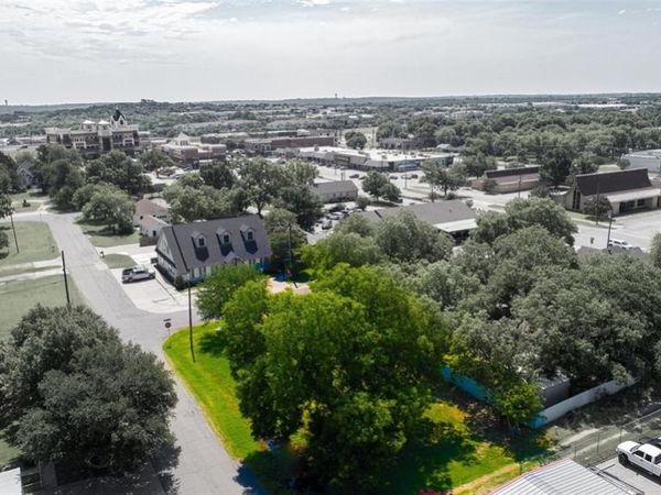 117 N Dobson Street, Burleson, TX 76028