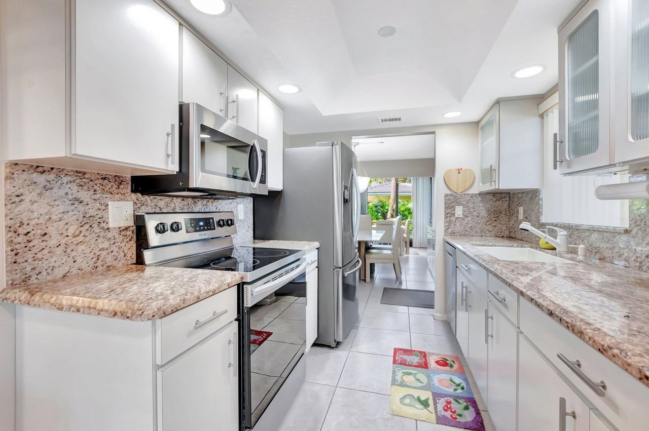 6734 Willow Wood Drive, Unit 1405, Boca Raton, FL 33434 Photo