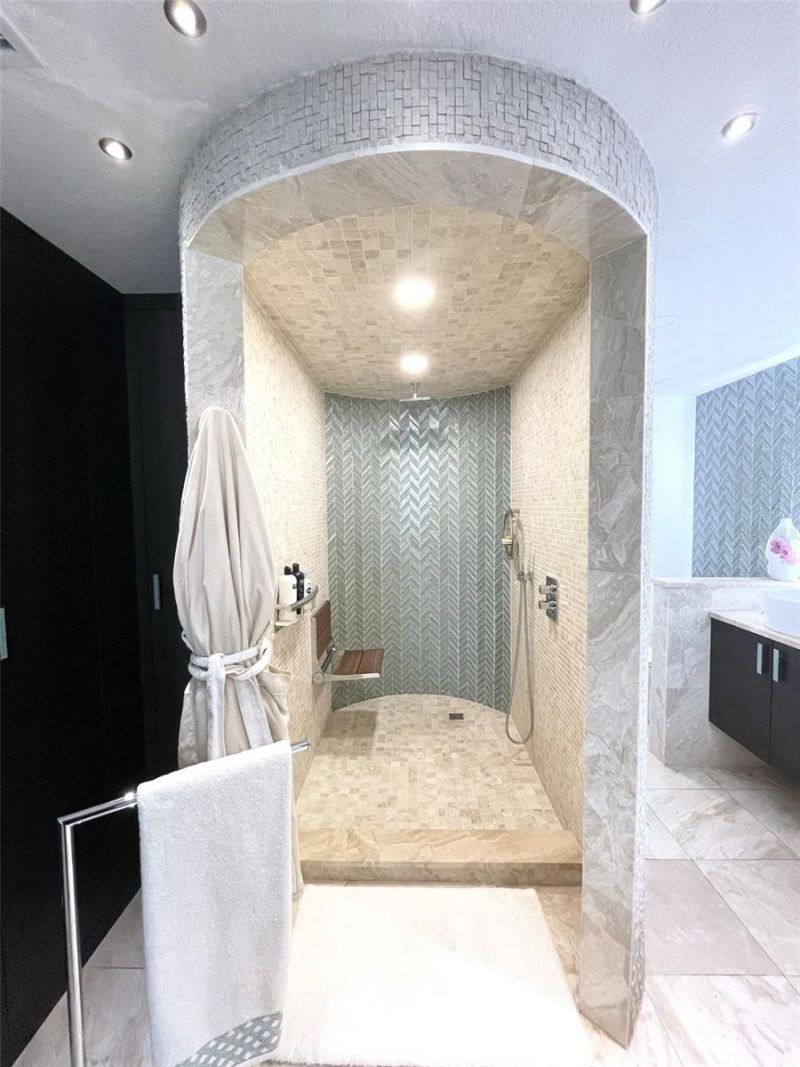 1 Beach Drive Se, Unit 2312, Saint Petersburg, FL 33701 Photo