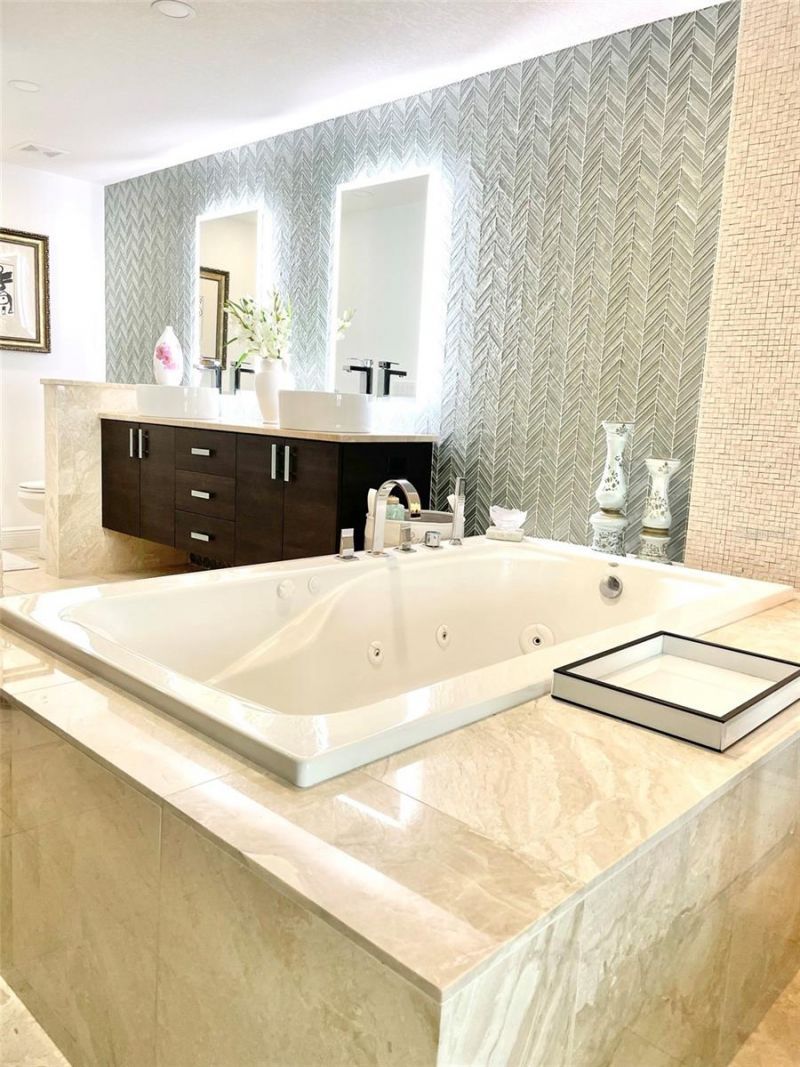 1 Beach Drive Se, Unit 2312, Saint Petersburg, FL 33701 Photo