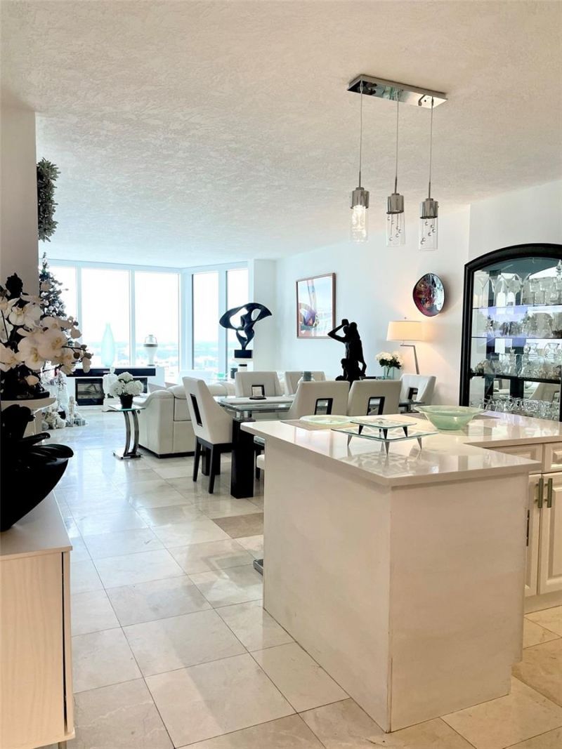 1 Beach Drive Se, Unit 2312, Saint Petersburg, FL 33701 Photo