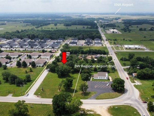 8009 SW Regional Airport Boulevard, Bentonville, AR 72713