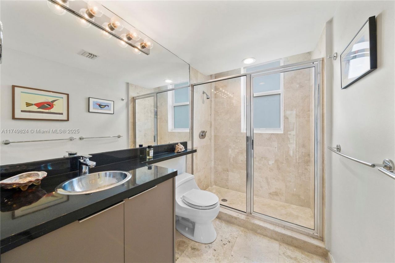 200 Ocean Dr, Unit 5D, Miami Beach, FL 33139 Photo