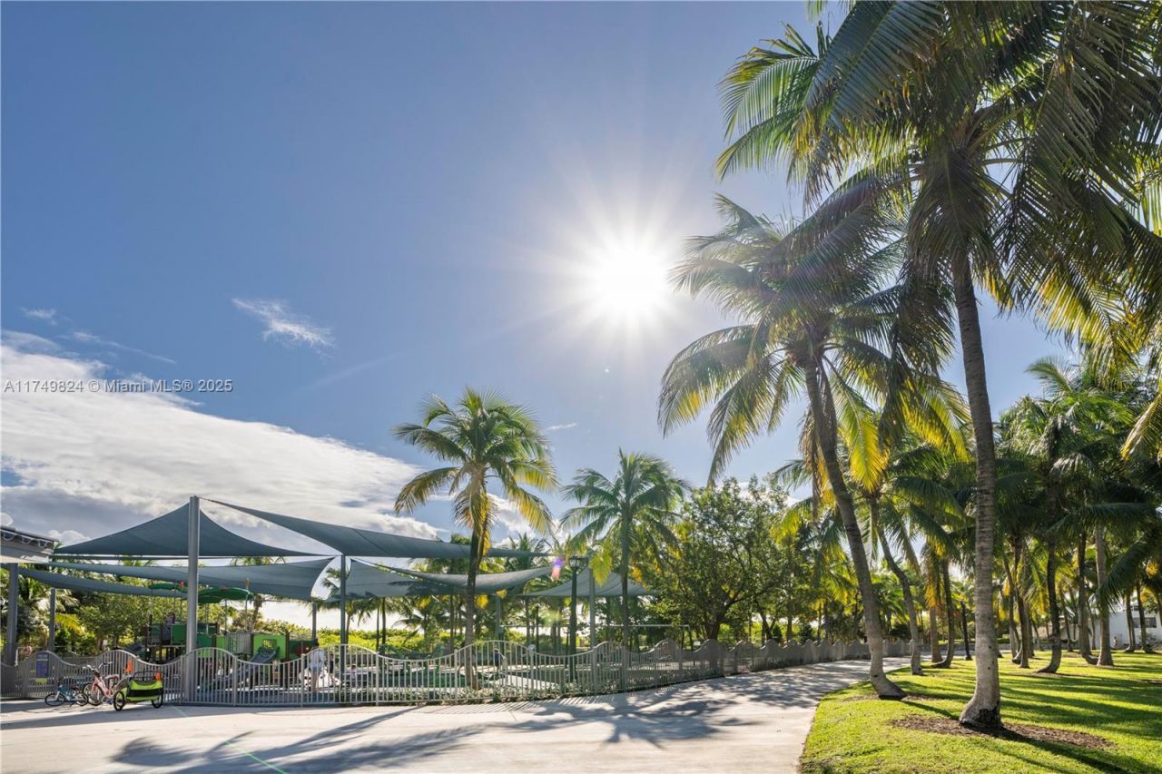 200 Ocean Dr, Unit 5D, Miami Beach, FL 33139 Photo