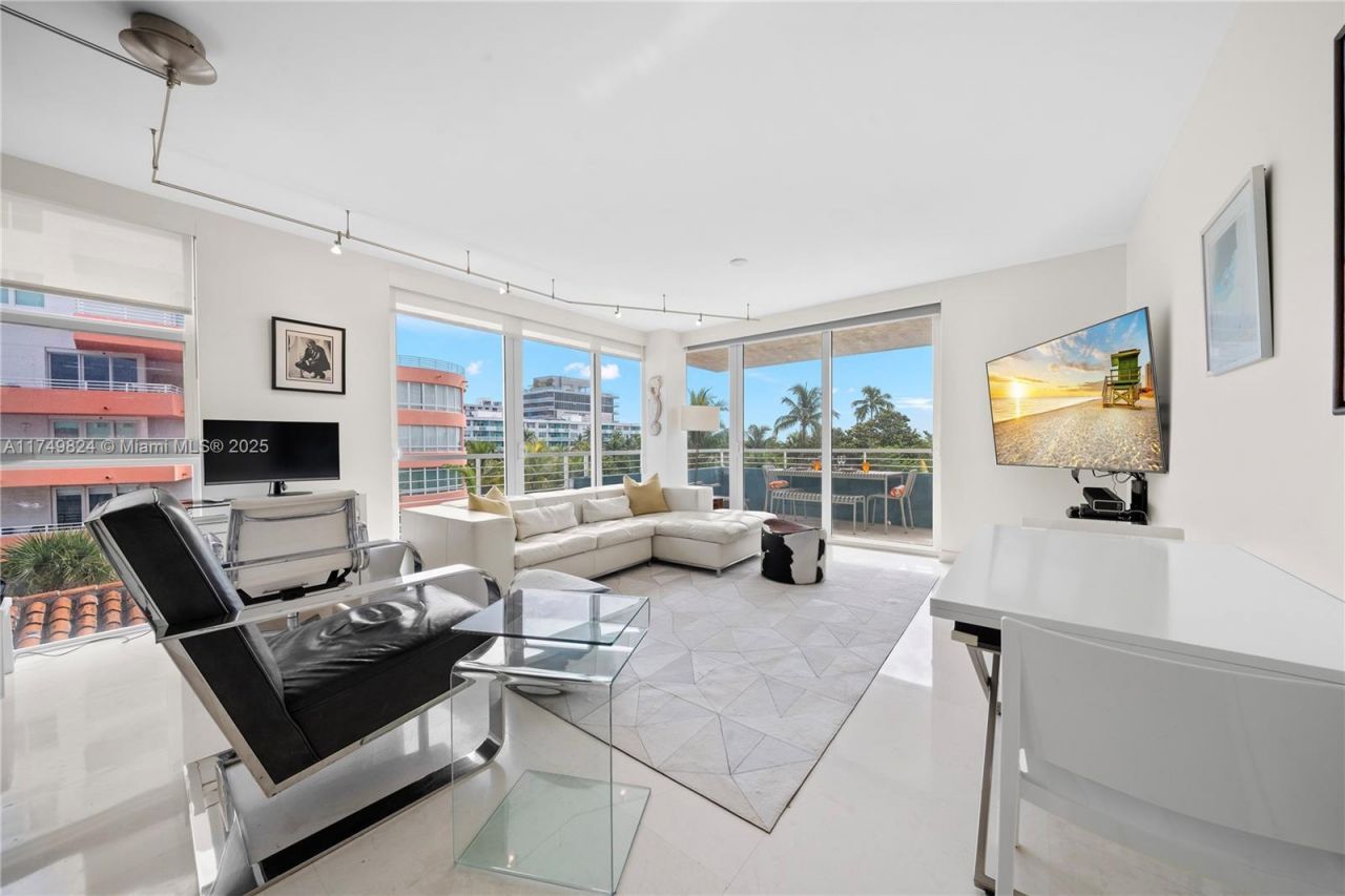 200 Ocean Dr, Unit 5D, Miami Beach, FL 33139 Photo